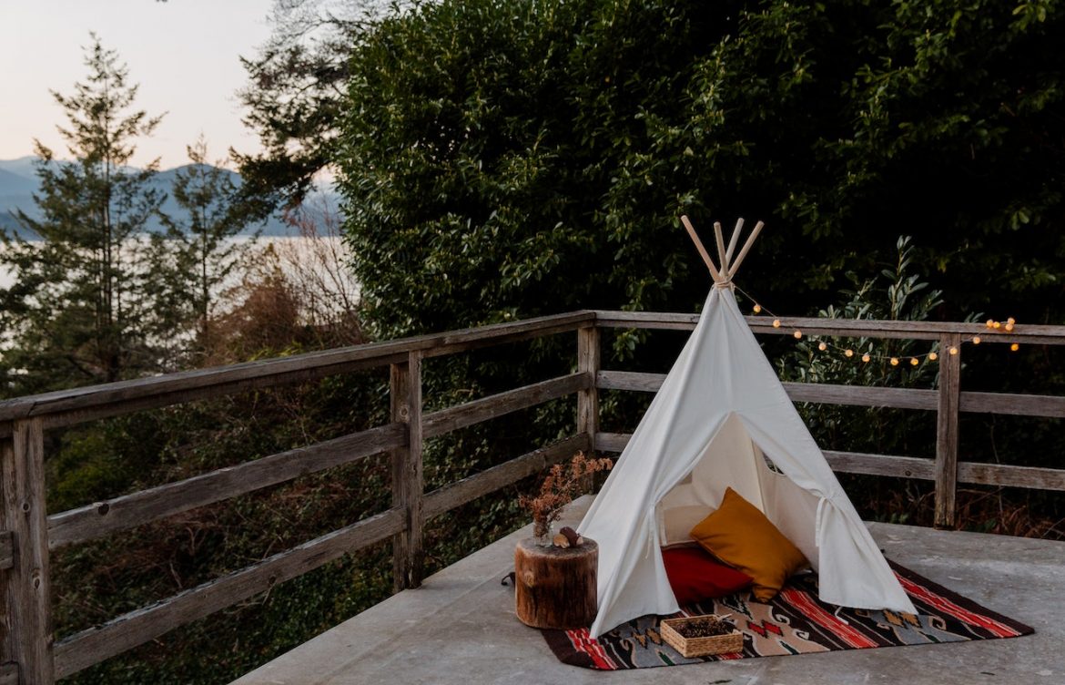 Set Up on Terrace for Proposing: A Romantic and Memorable Gesture