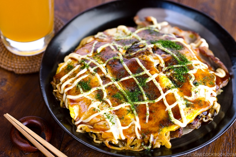 Okonomiyaki: Hiroshima vs. Osaka Style – Which One is Better?